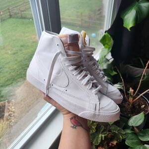 Nike Blazer Mid '77 women's high top sneakers